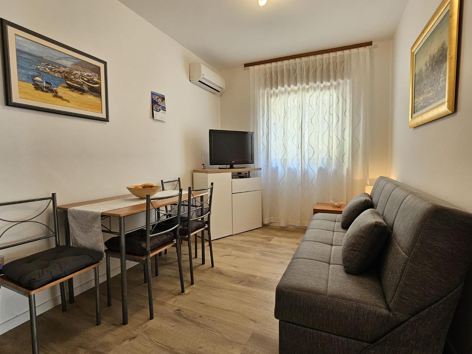 Apartments Andrea Malinska Esterno foto