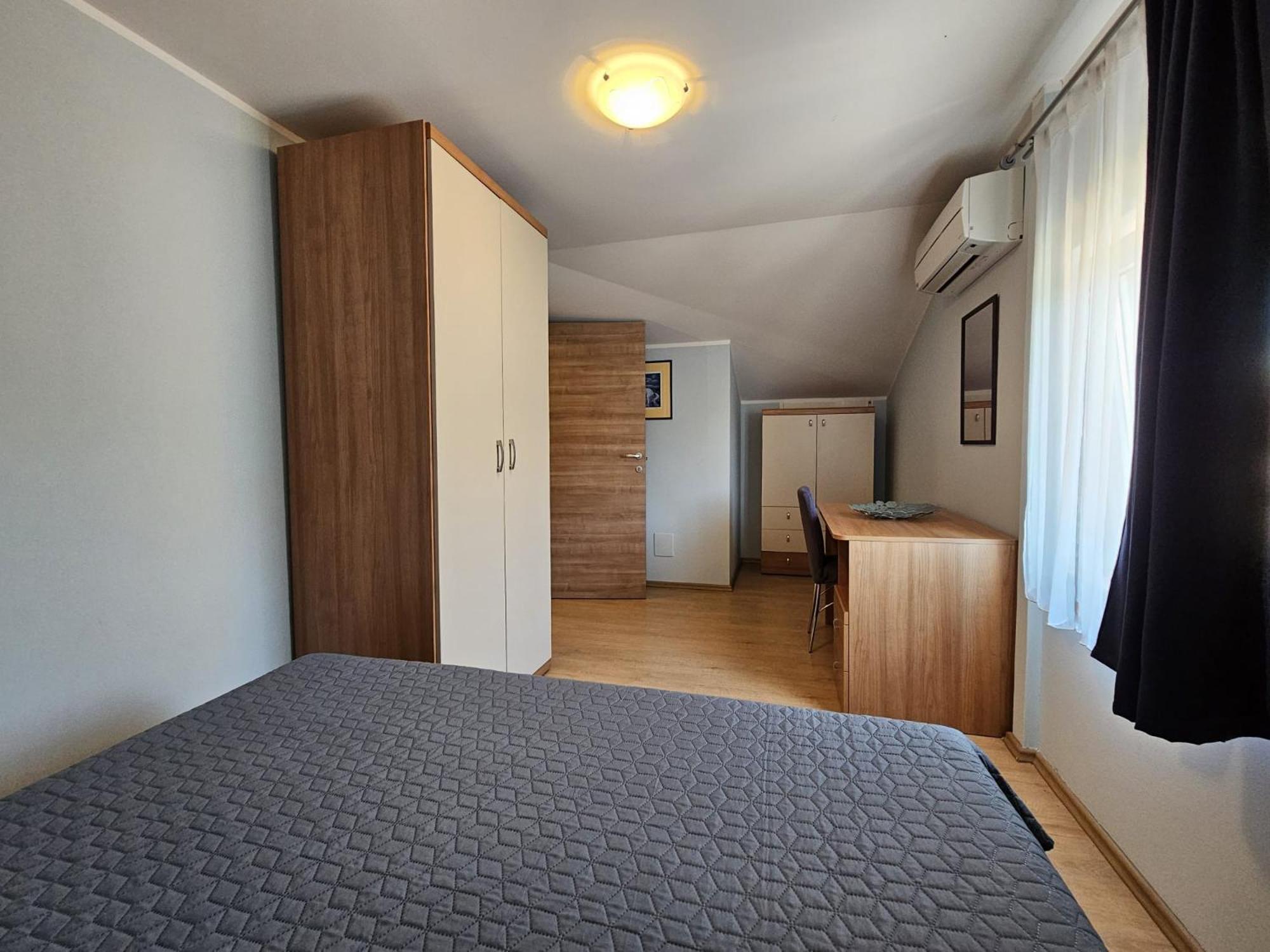 Apartments Andrea Malinska Esterno foto