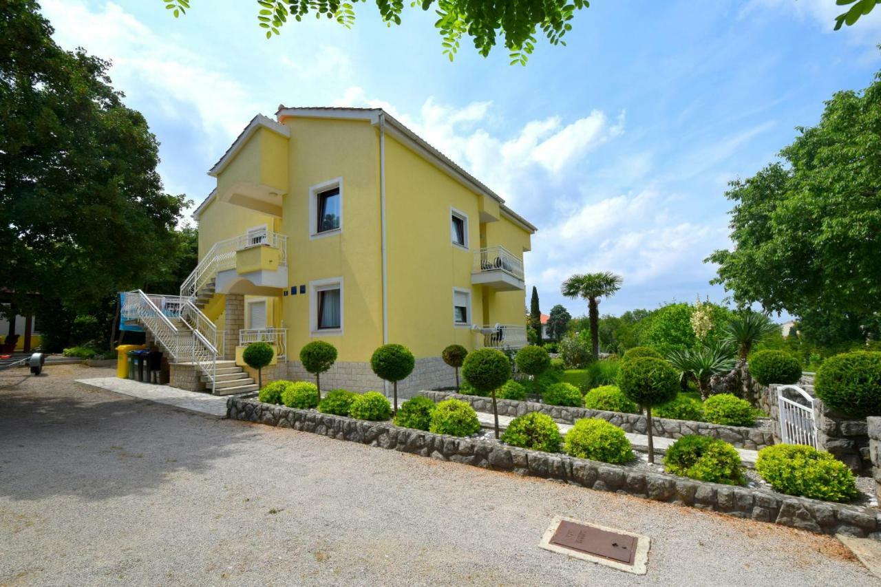 Apartments Andrea Malinska Esterno foto